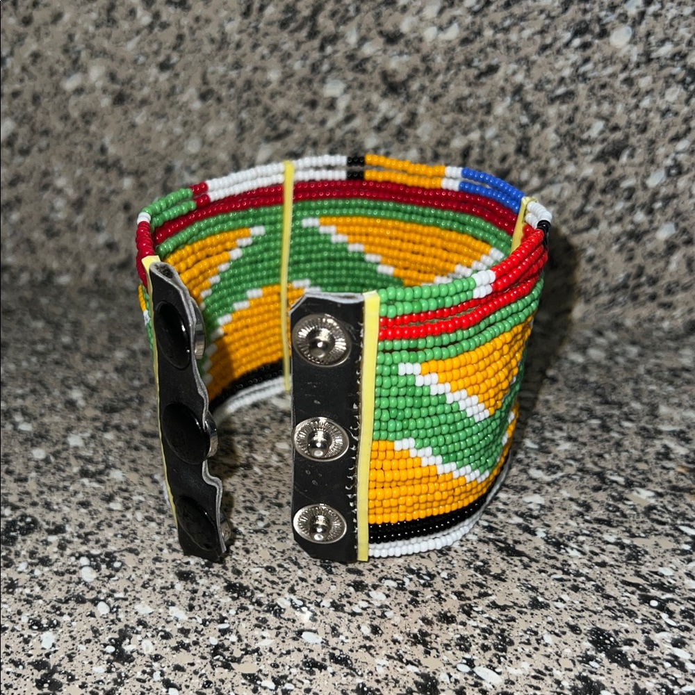 Handcrafted African Beaded Bracelet - Picture 7 of 9